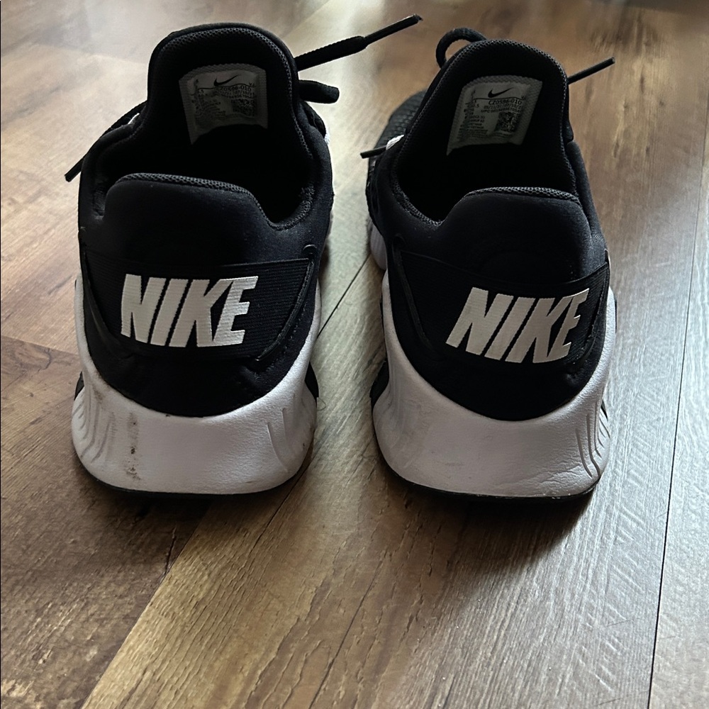 Nike Metcon 4 Black and White Training Shoes women size 9 - Picture 10 of 10